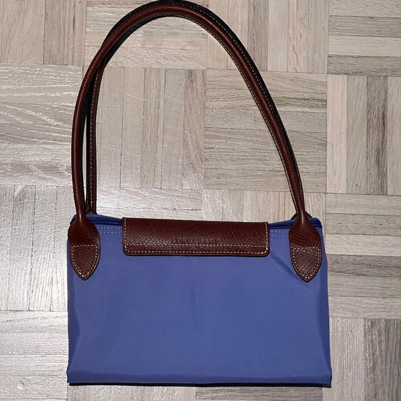 Longchamp - Le Pliage Nylon Shoulder Bag, Lavender Color, Great Condition - Picture 3 of 7